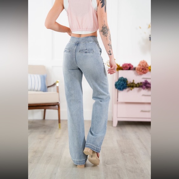 Risen High Rise Light Wash Wide Leg Flare Jeans - Picture 3 of 4